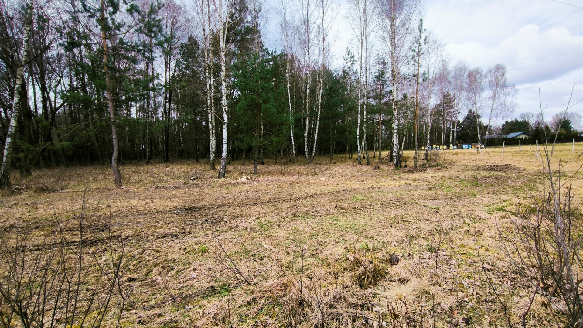 Działka na sprzedaż