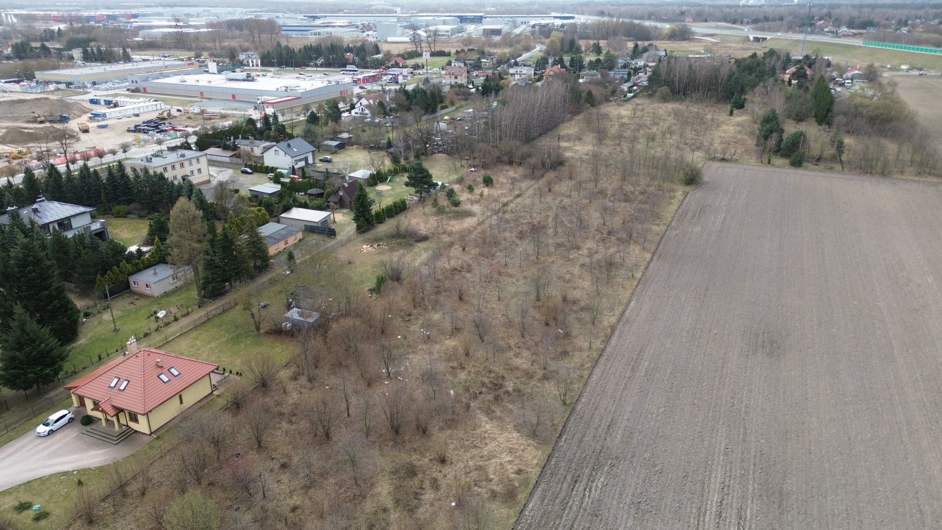 Działka na sprzedaż